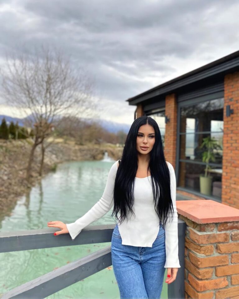 f455da44-820a-4967-b47e-110066835f6c