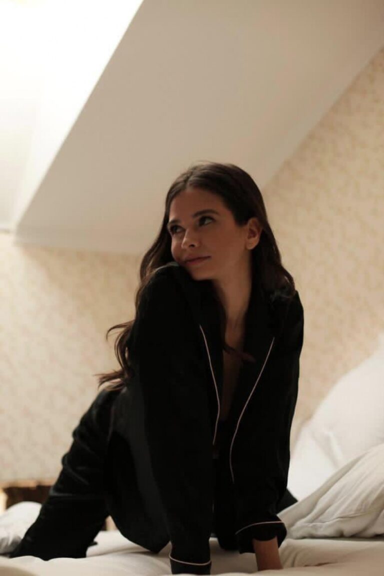 PHOTO-2020-12-12-09-50-15-1-1000x1500